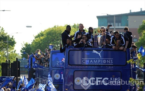 Leicester City şampiyonluğunu kutladı