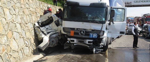 İstanbul'da TIR faciası: 1 ölü, çok sayıda yaralı