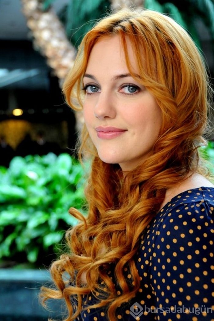 Meryem Uzerli evlilik sinyalini verdi