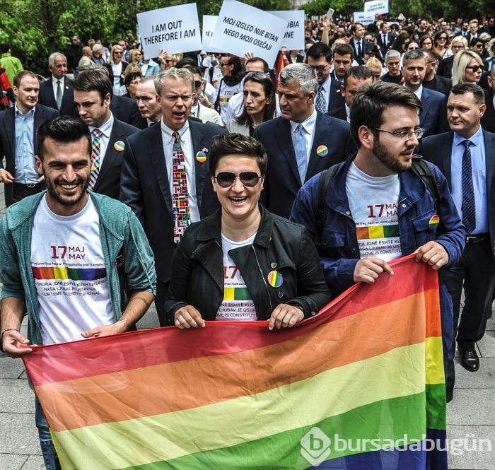 Cumhurbaşkanı LGBTİ yürüyüşüne katıldı