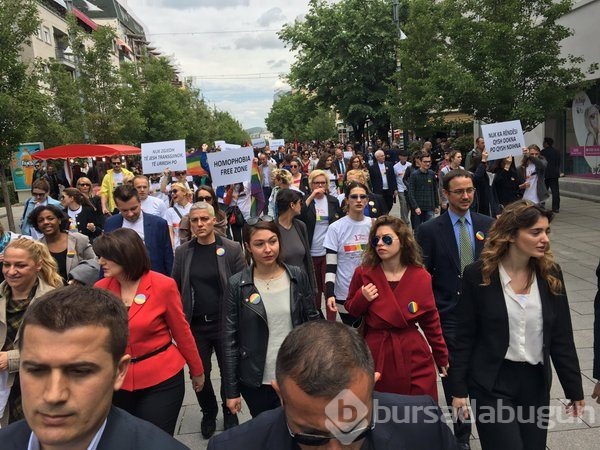Cumhurbaşkanı LGBTİ yürüyüşüne katıldı