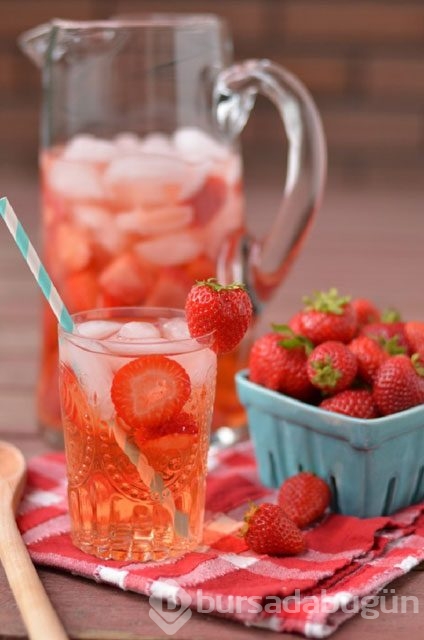 Ev yapımı 11 detoks içeceği
