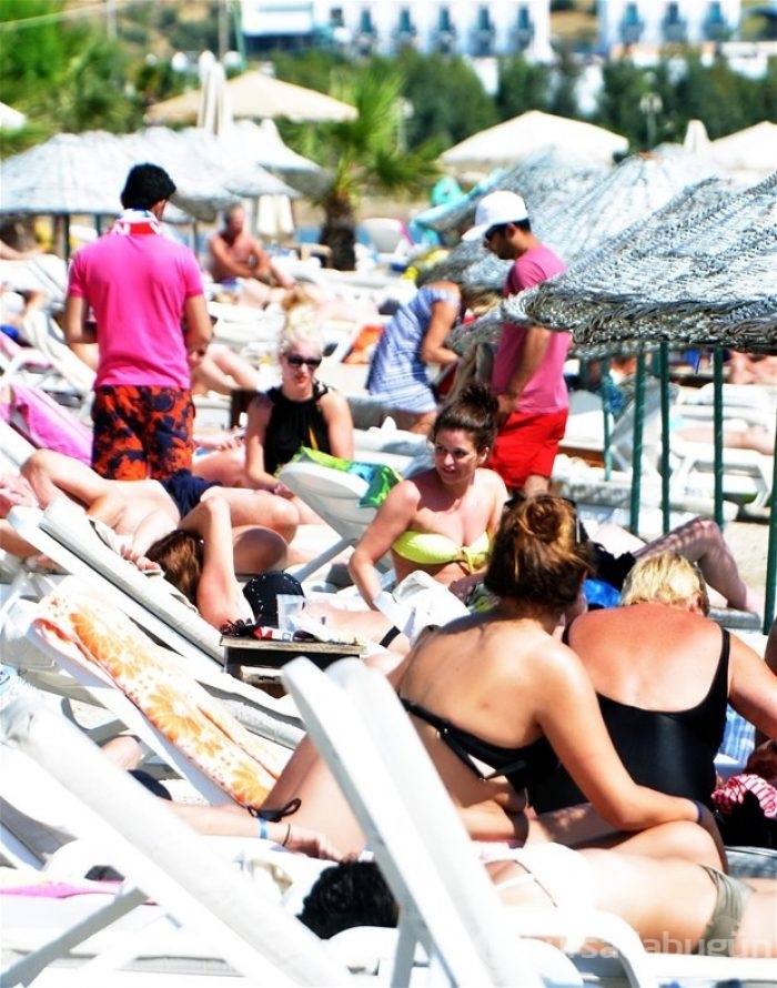 Güzeller Bodrum'u ısıttı