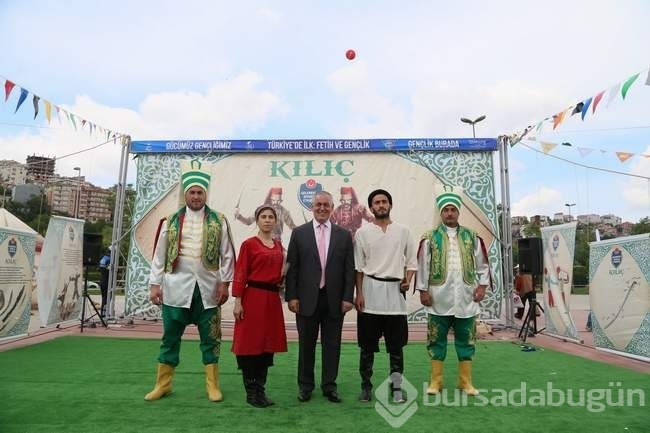 Gençlik ve Fetih Şöleni büyük yürüyüşle başladı