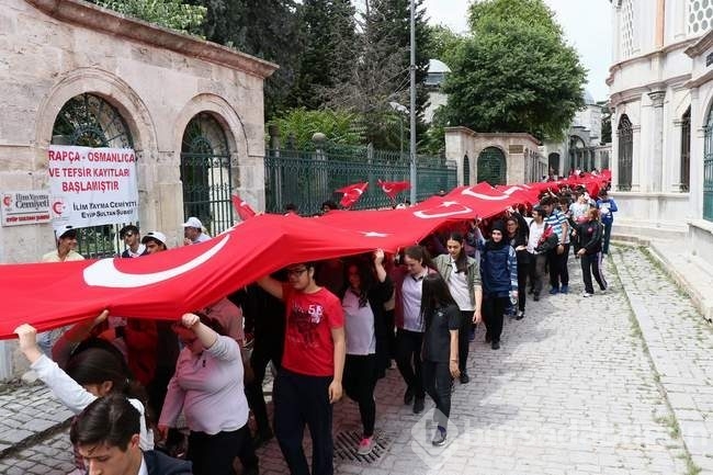Gençlik ve Fetih Şöleni büyük yürüyüşle başladı