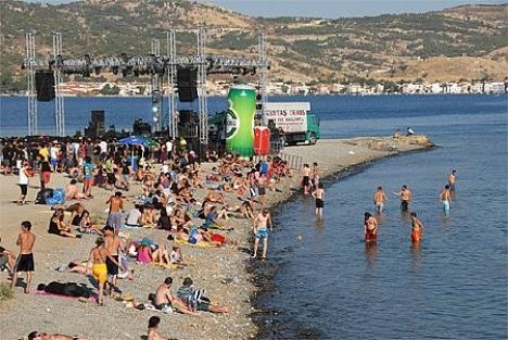 Zeytinli Rock Festivali'ne geri sayım başladı