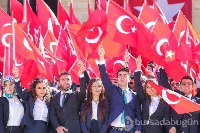 Anıtkabir'in ilk ziyaretçisi gençler oldu