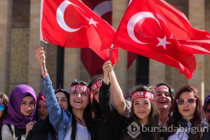 Anıtkabir'in ilk ziyaretçisi gençler oldu