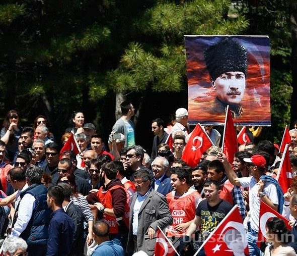 CHP Anıtkabir'e yürüdü