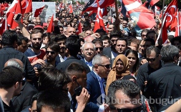 CHP Anıtkabir'e yürüdü