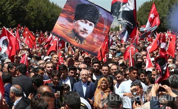 CHP Anıtkabir'e yürüdü