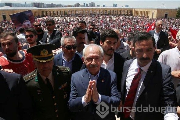 CHP Anıtkabir'e yürüdü