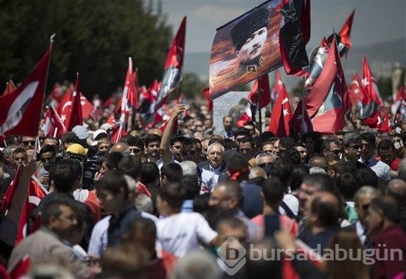 CHP Anıtkabir'e yürüdü