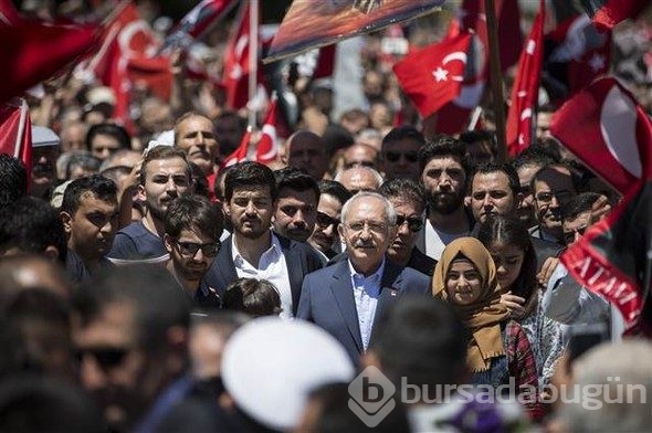 CHP Anıtkabir'e yürüdü