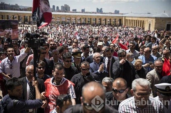 CHP Anıtkabir'e yürüdü