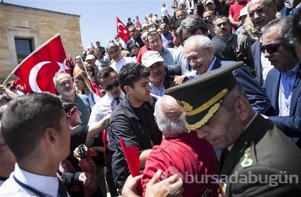 CHP Anıtkabir'e yürüdü