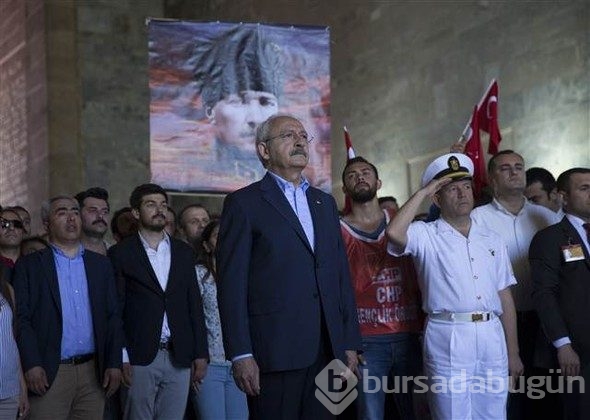 CHP Anıtkabir'e yürüdü