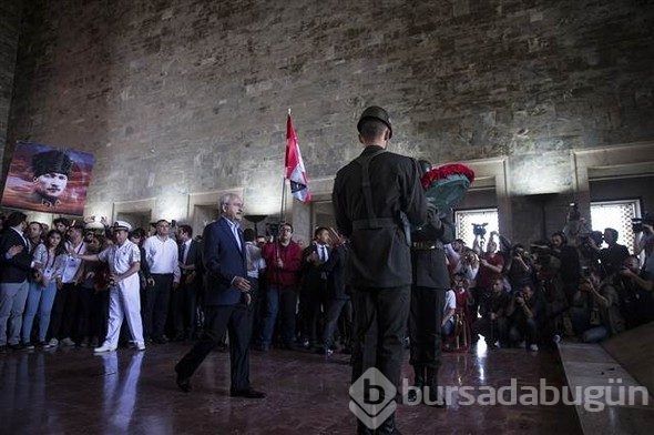 CHP Anıtkabir'e yürüdü