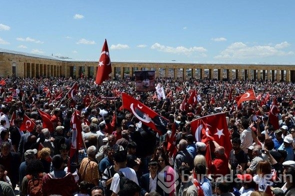 CHP Anıtkabir'e yürüdü