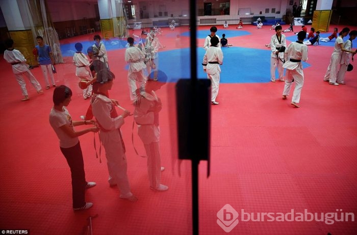 Çin'in "şampiyon sporcu fabrikaları"ndan düşündüren görüntüler