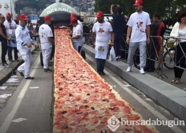 Dünyanın en uzun pizzası 1853 metre