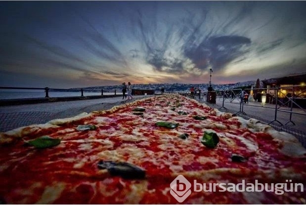 Dünyanın en uzun pizzası 1853 metre