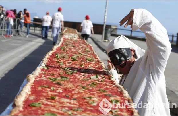 Dünyanın en uzun pizzası 1853 metre
