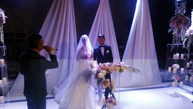 Sinan Özen konserde tanıştığı hayranıyla evlendi