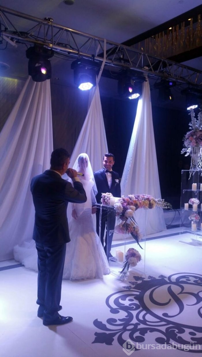 Sinan Özen konserde tanıştığı hayranıyla evlendi
