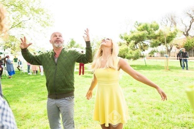 Hadise alev alev yaktı