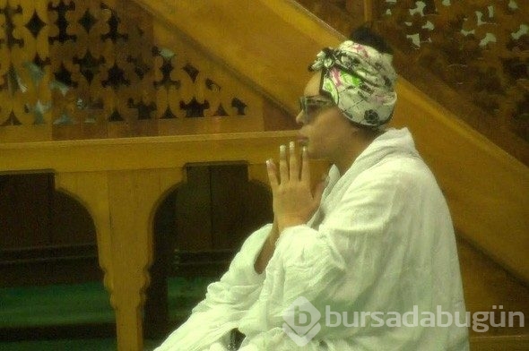 Bülent Ersoy Oya Aydoğan için camide dua etti