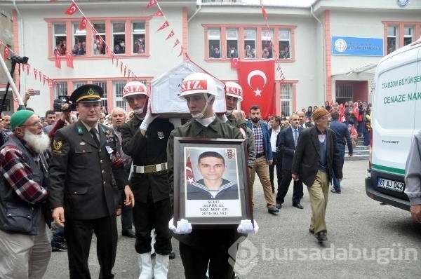 Ailenin 7'inci şehidi son yolcuğuna uğurlandı