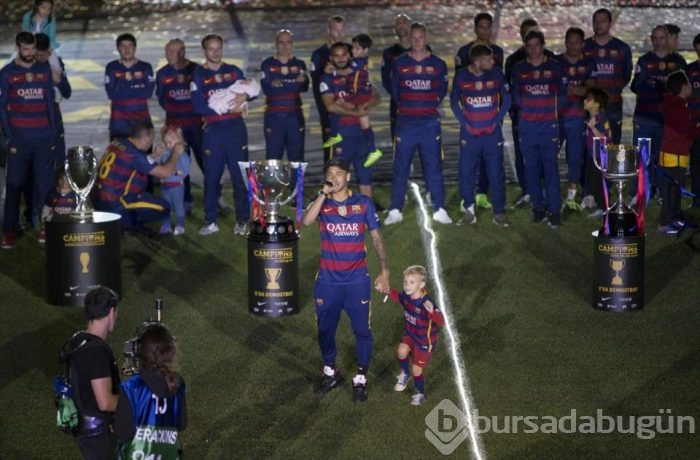 Barcelona, zaferlerini kutladı