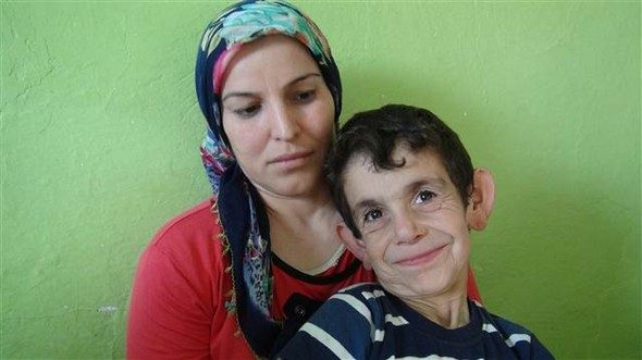 Yaşını duyan şok oluyor