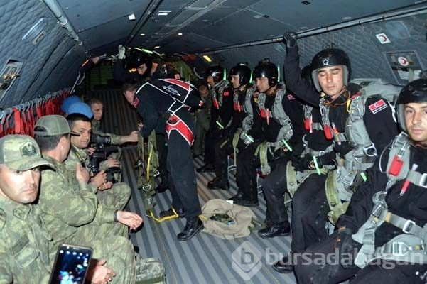 Komandoların nefes kesen tatbikatı