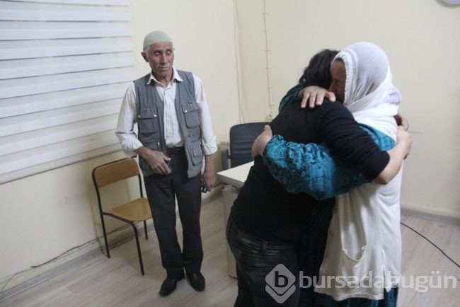 Pişmanlık mektupları yazan PKK'lı kız ailesiyle buluştu