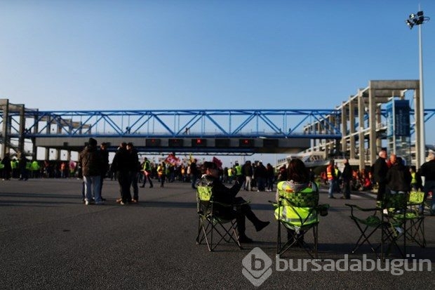 Fransa'da yeni çalışma yasasına öfke büyüyor
