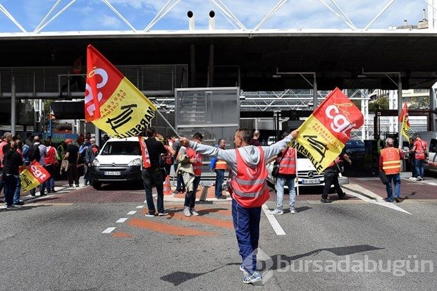 Fransa'da yeni çalışma yasasına öfke büyüyor
