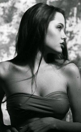Angelina Jolie 15 yaşında