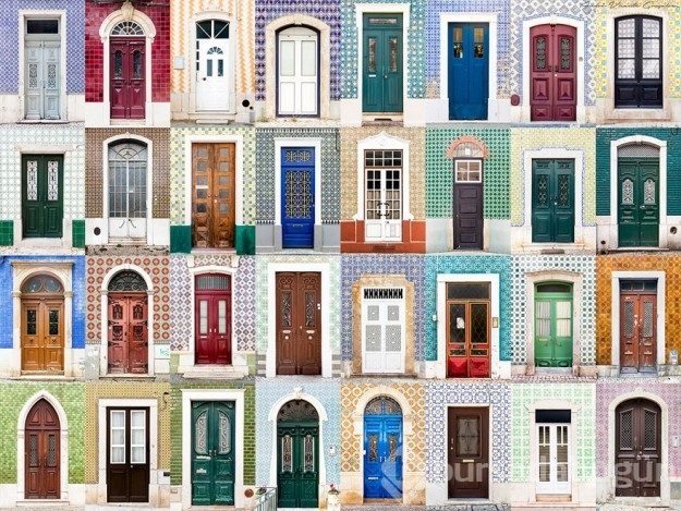 Dünyanın kapılarını fotoğrafladı