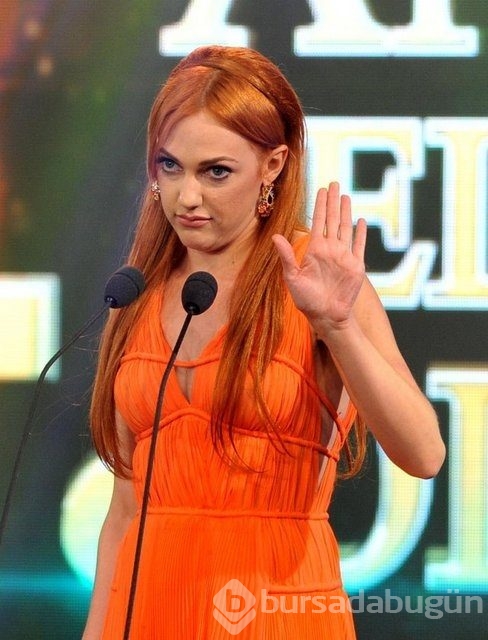 Meryem Uzerli'nin başına talih kuşu kondu