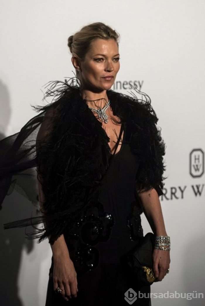 42'lik Kate Moss'a 18'lik sevgili