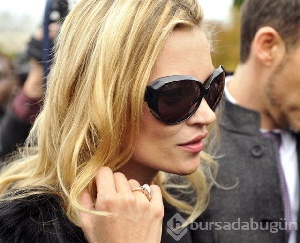 42'lik Kate Moss'a 18'lik sevgili