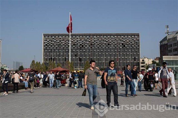 Beyoğlu Taksim'de Gezi Parkı önlemi