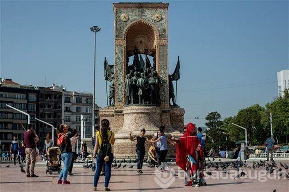 Beyoğlu Taksim'de Gezi Parkı önlemi