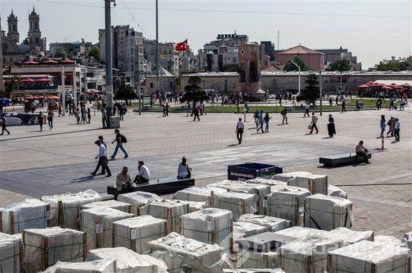 Beyoğlu Taksim'de Gezi Parkı önlemi