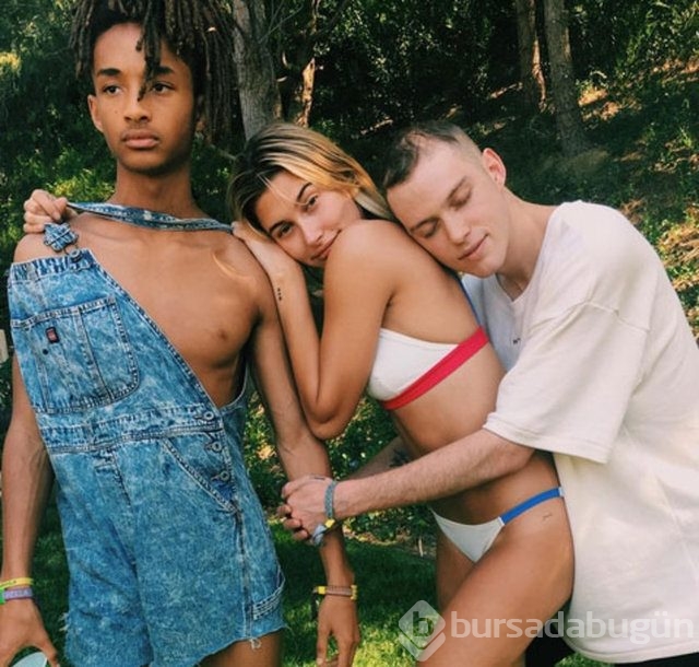 Kylie ve Kendall Jenner kardeşlerden bikini şov