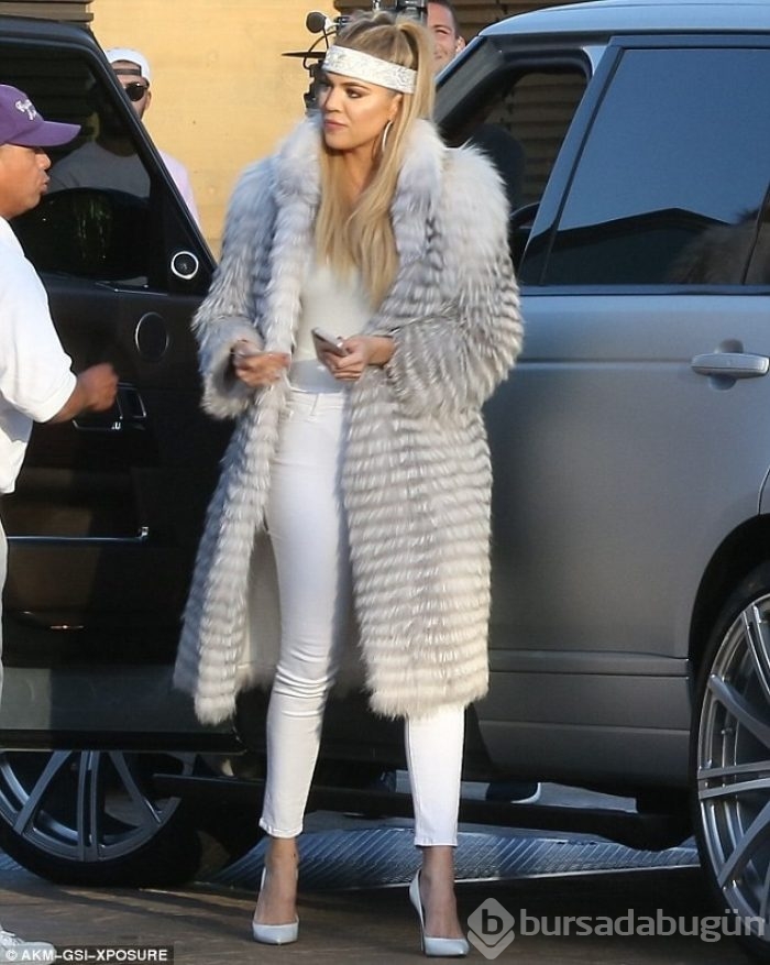 Kardashian kucak kucağa yakalandı!
