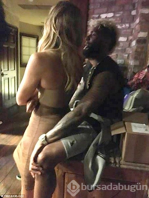 Kardashian kucak kucağa yakalandı!