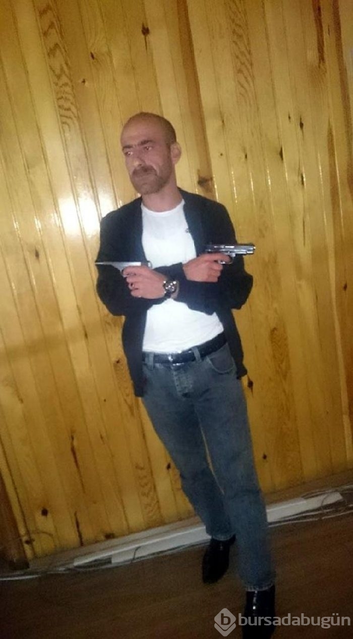 Çifte tabancalı suç makinesi polisle çatıştı